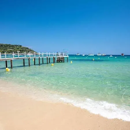 Tropez Superbe Climatisee Piscine Parking Terrasse 4*